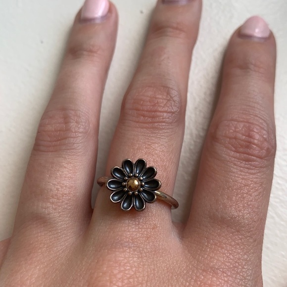 Pandora Accessories - Daisy Pandora ring
